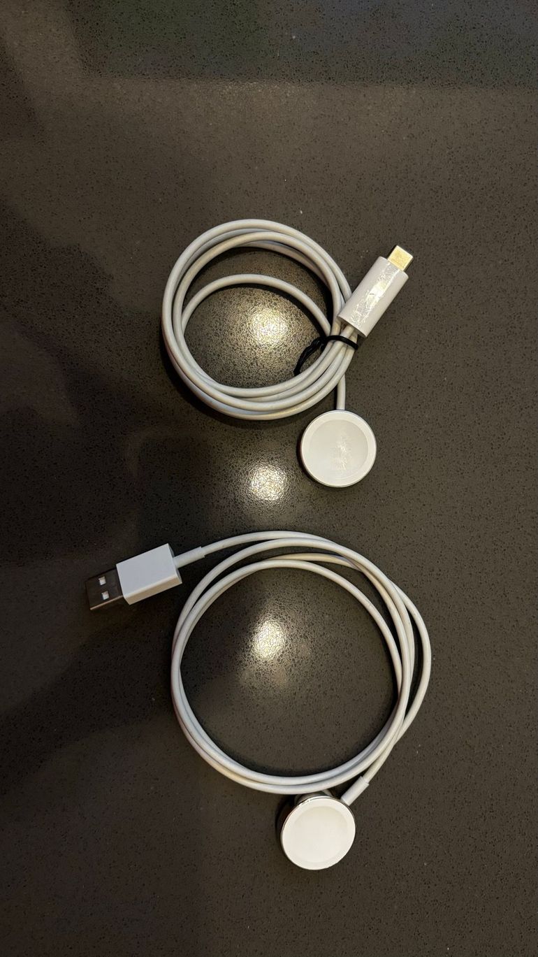 Used apple Watch Series 8 45mm GPS + Cellular bike — image 8 of 9