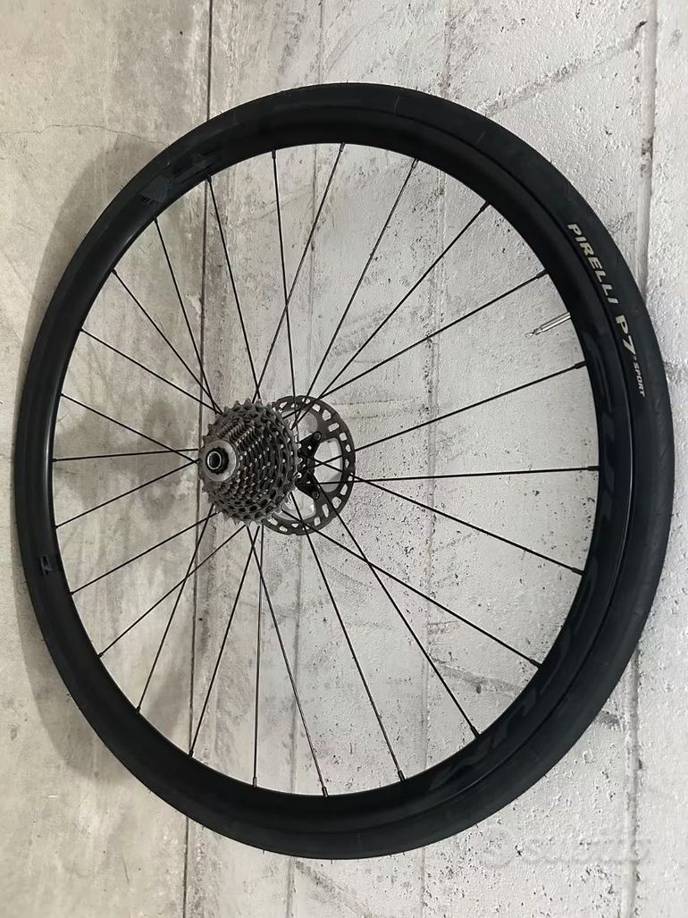 Używany Fulcrum Ruote bike — zdjęcie 2 z 5