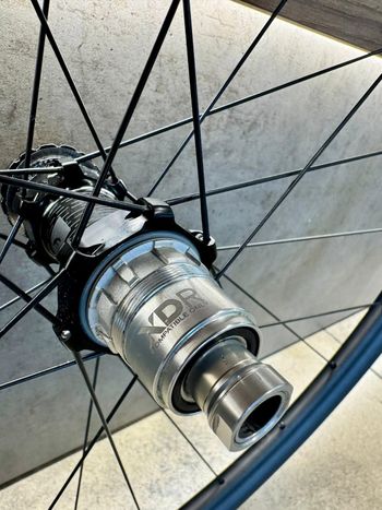 Used Fulcrum Rapid Red Carbon Wheelset 2026 bike — image 6 of 9
