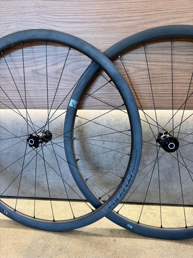Used Fulcrum Rapid Red Carbon Wheelset 2026 bike — image 2 of 9