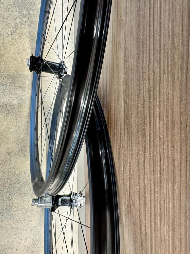 Used Fulcrum Rapid Red Carbon Wheelset 2026 bike — image 4 of 9