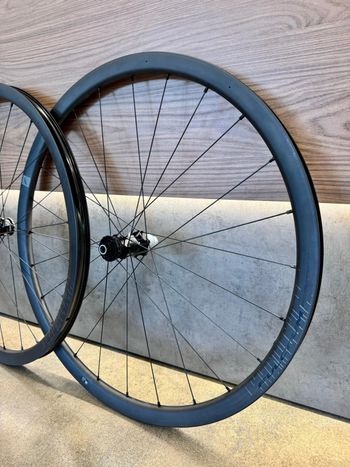 Used Fulcrum Rapid Red Carbon Wheelset 2026 bike — image 8 of 9