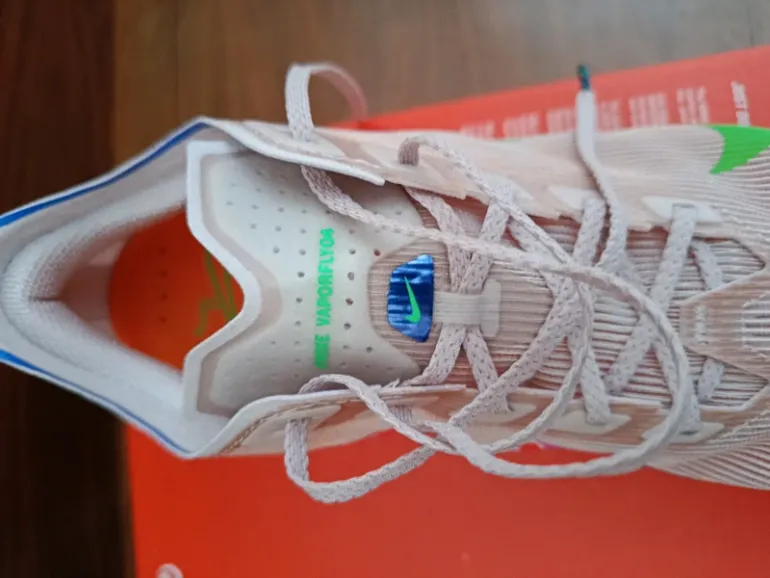 Used Scarpa Nike ZoomX Vaporfly Next% 4 Eliud Kipchoge Edition bike — image 5 of 8
