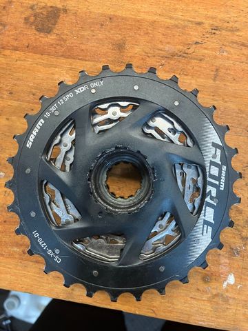 Sram Force 12v Cassette 2025 Drivetrain & Pedals d'occasion