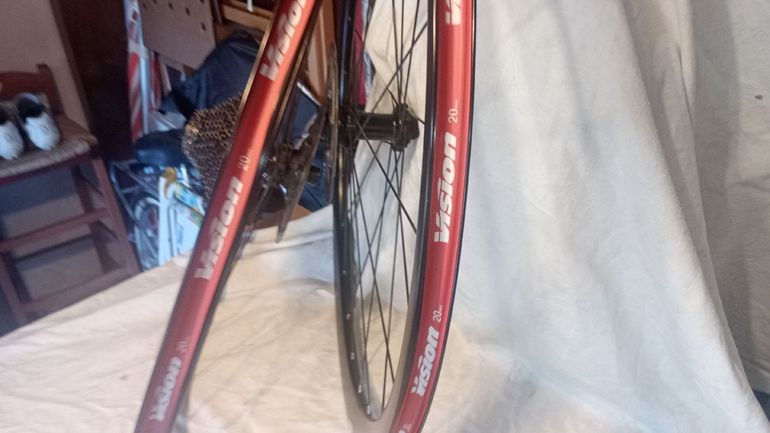 Used Vision SC 3 Copertoncino Tubeless Ready Shimano 11v 2022 bike — image 2 of 5