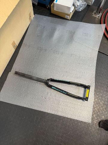 Used Bianchi Impulso Carbon Fork 2017 bike — image 2 of 2