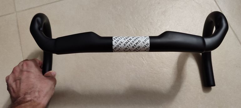 Used Bontrager Aero Pro Handlebar 2026 bike — image 1 of 4