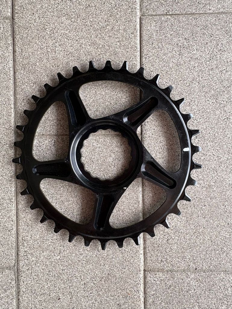 Used Race Face Narrow Wide Direct Mount CINCH 34t Chainring bike — image 2 of 3