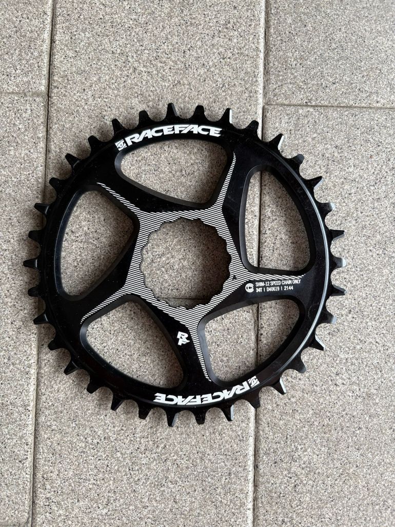 Used Race Face Narrow Wide Direct Mount CINCH 34t Chainring bike — image 1 of 3
