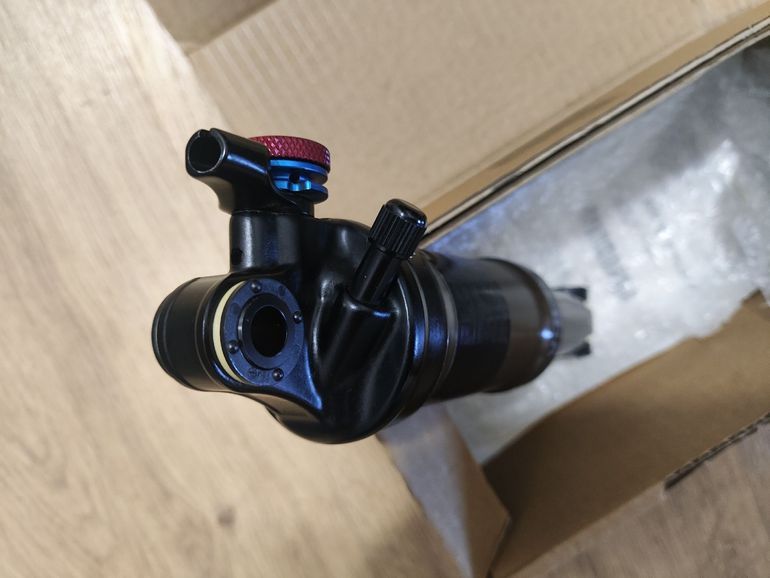 Used Fox Float DPS Factory 190x40 bike — image 5 of 10