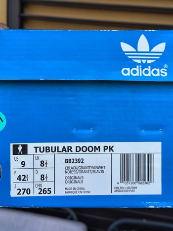 Used Adidas Tubular Doom Black Size 42.5 bike — image 8 of 9