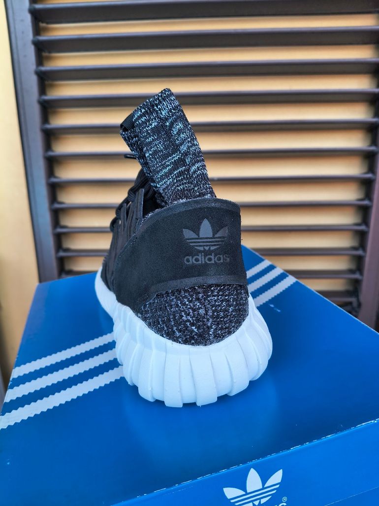 Used Adidas Tubular Doom Black Size 42.5 bike — image 3 of 9