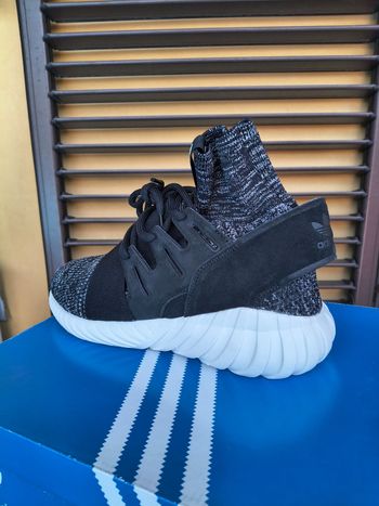 Used Adidas Tubular Doom Black Size 42.5 bike — image 2 of 9