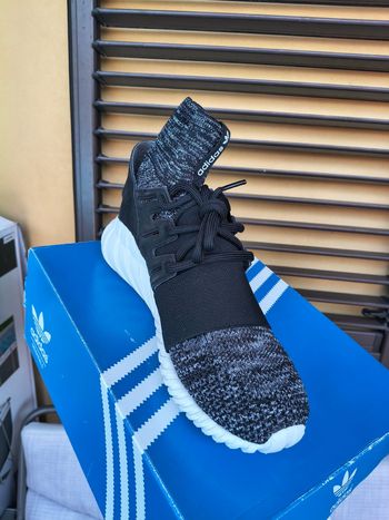 Used Adidas Tubular Doom Black Size 42.5 bike — image 5 of 9