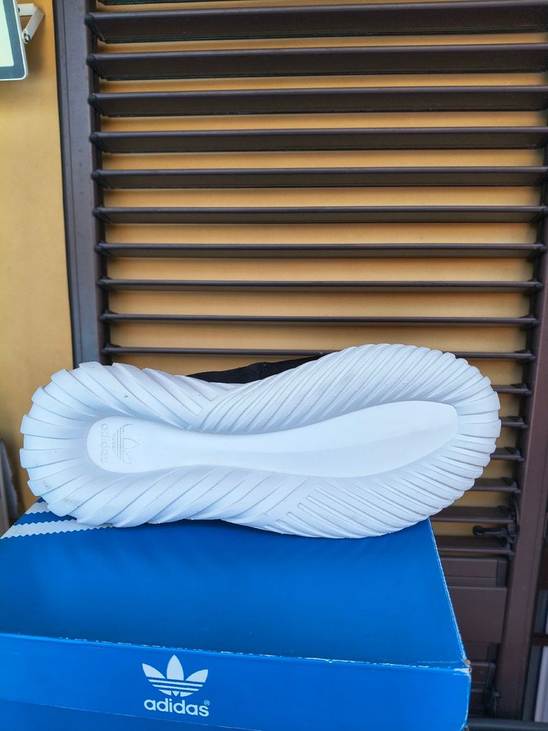 Used Adidas Tubular Doom Black Size 42.5 bike — image 6 of 9
