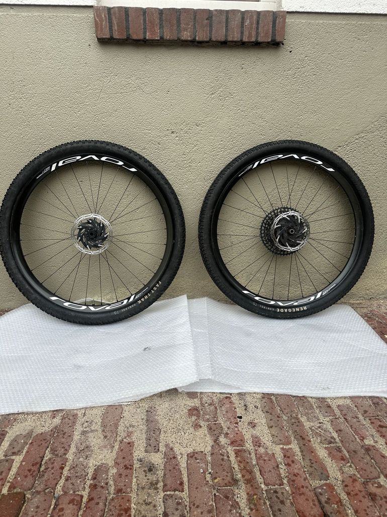 Used Specialized Control SL 350 2023 bike — image 1 of 3