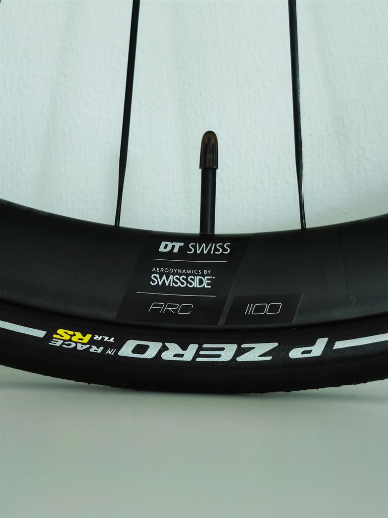 Used Dt Swiss ARC 1100 DICUT 38 DB with P Zero Race RS 2026 bike — image 3 of 4