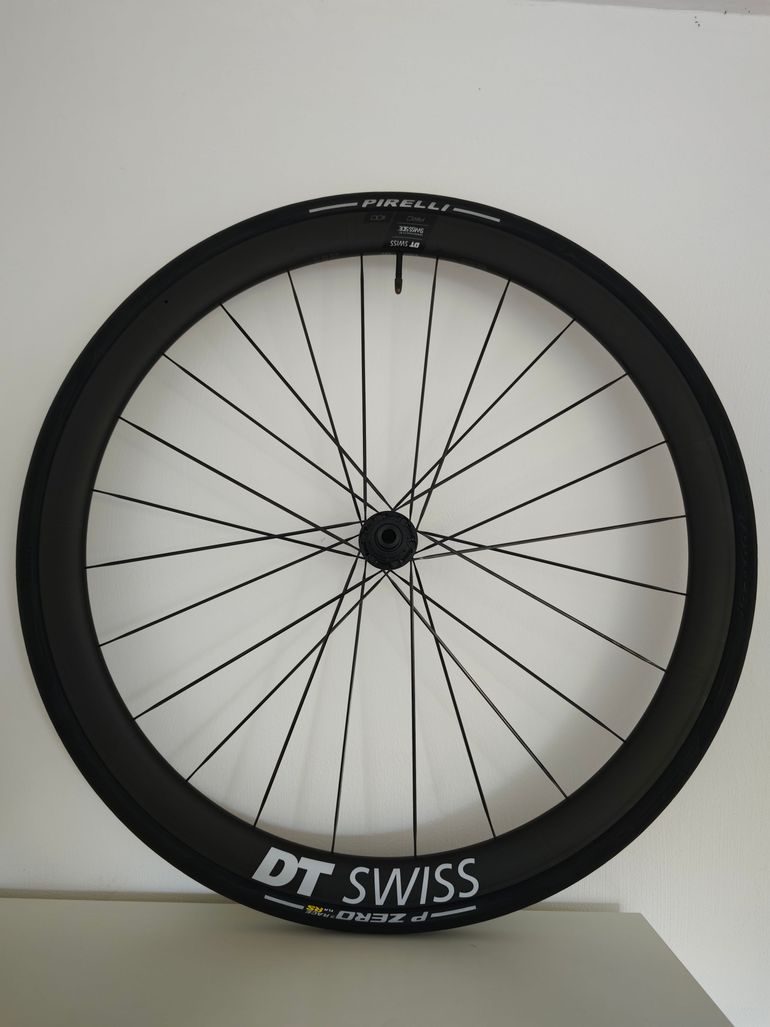Used Dt Swiss ARC 1100 DICUT 38 DB with P Zero Race RS 2026 bike — image 2 of 4