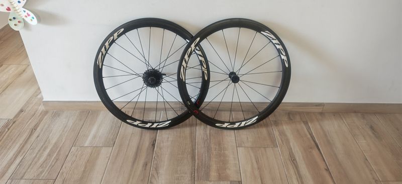 Zipp 303 Firecrest bike d'occasion — image 1 sur 12