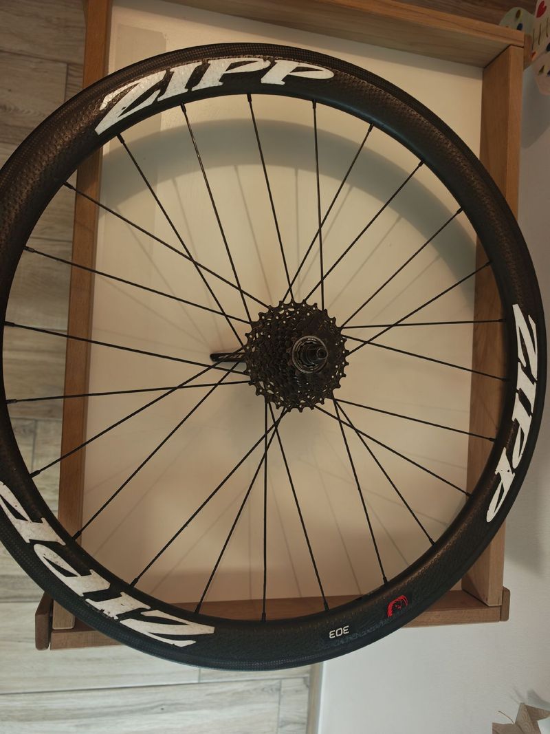 Zipp 303 Firecrest bike d'occasion — image 4 sur 12