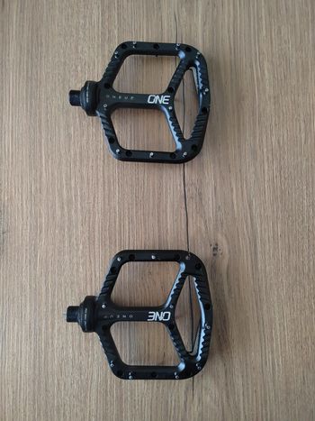 Używany Oneup Flat Aluminium Pedals bike — zdjęcie 2 z 3