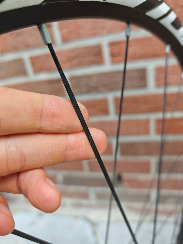 Used Mavic Aksyum Elite UST Discs Shimano bike — image 7 of 9