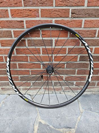 Used Mavic Aksyum Elite UST Discs Shimano bike