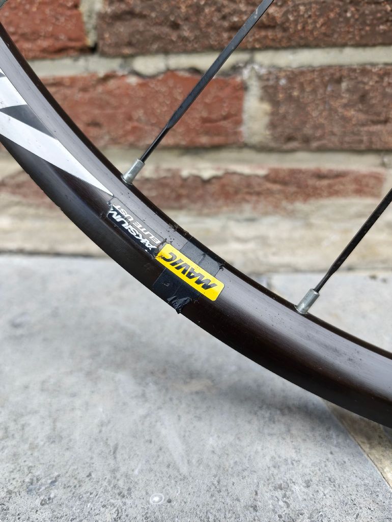 Used Mavic Aksyum Elite UST Discs Shimano bike — image 3 of 9