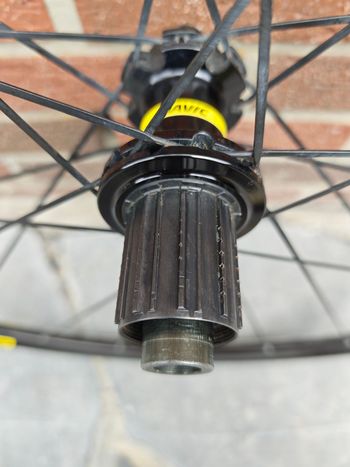 Used Mavic Aksyum Elite UST Discs Shimano bike — image 4 of 9