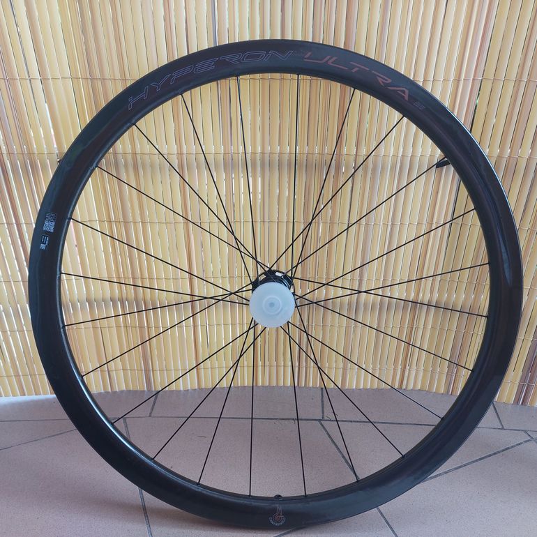 Used Campagnolo Hyperon Ultra Disc Brake Wheelset bike — image 8 of 8