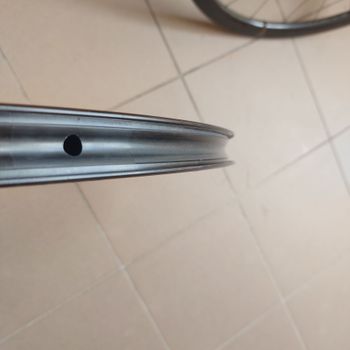 Used Campagnolo Hyperon Ultra Disc Brake Wheelset bike — image 2 of 8