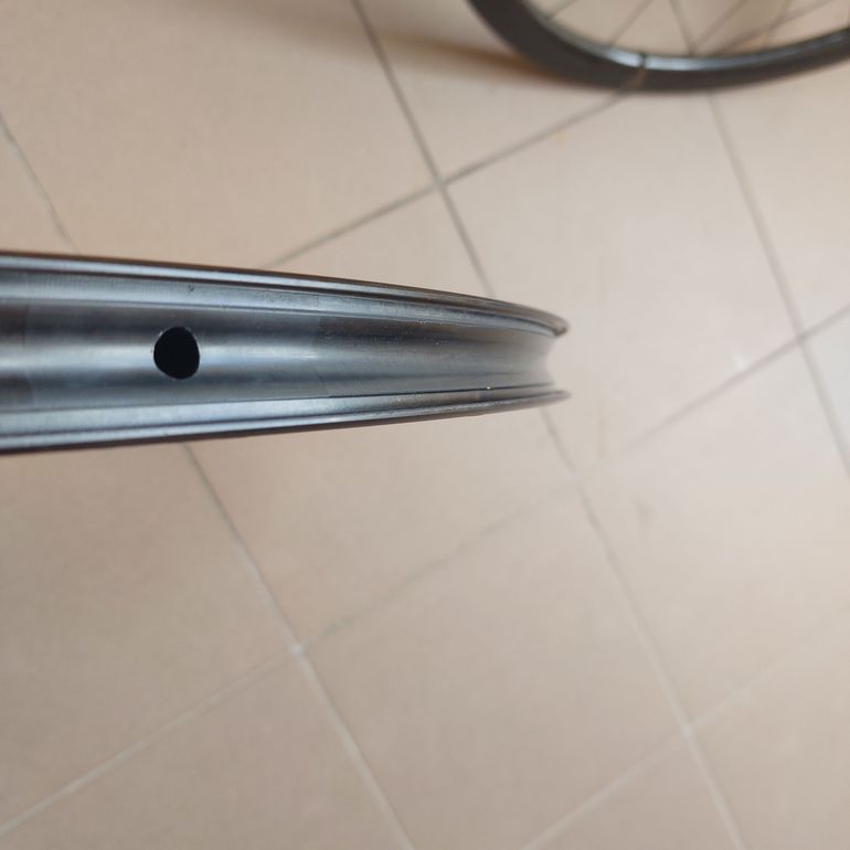 Used Campagnolo Hyperon Ultra Disc Brake Wheelset bike — image 2 of 8
