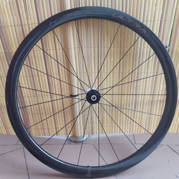 Used Campagnolo Hyperon Ultra Disc Brake Wheelset bike — image 6 of 8