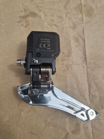 Used Shimano Uletgra DI2 11s FD8050 forskifter 2026 bike — image 2 of 7