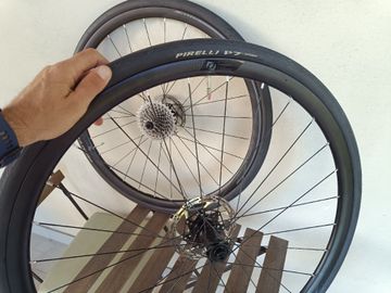 Used Syncros Complete Wheels bike — image 4 of 8
