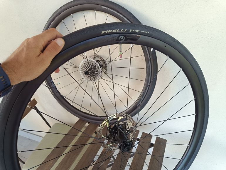 Used Syncros Complete Wheels bike — image 4 of 8