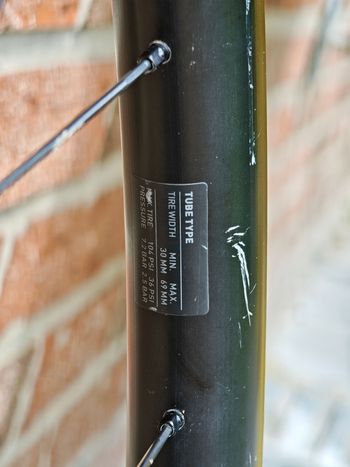 Used Dt Swiss Gravel LN Wheelset bike — image 14 of 17