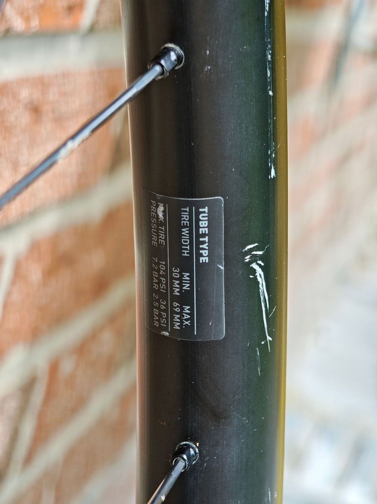 Used Dt Swiss Gravel LN Wheelset bike — image 14 of 17