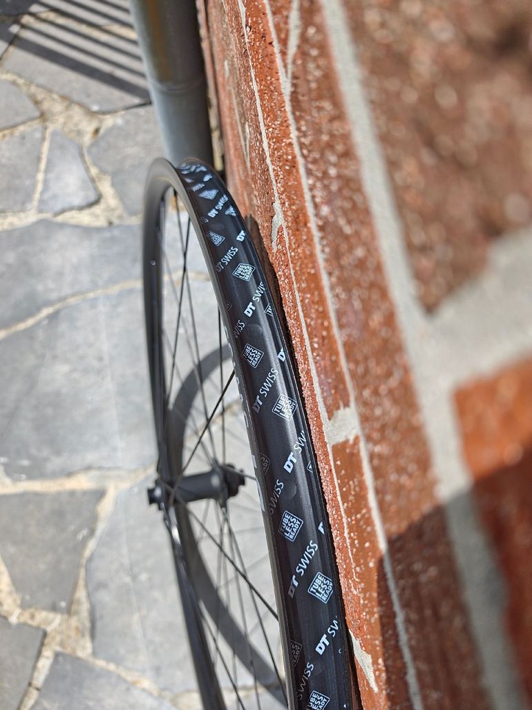 Used Dt Swiss Gravel LN Wheelset bike — image 8 of 17