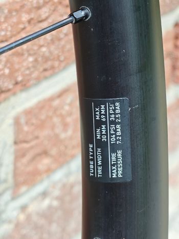Used Dt Swiss Gravel LN Wheelset bike — image 5 of 17