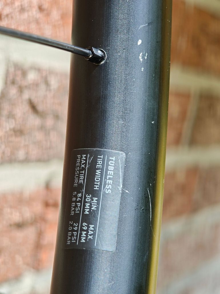 Used Dt Swiss Gravel LN Wheelset bike — image 13 of 17