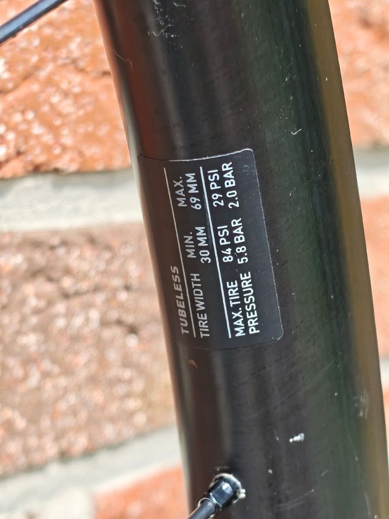 Used Dt Swiss Gravel LN Wheelset bike — image 7 of 17