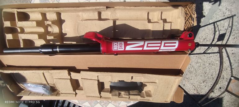 Used RockShox Zeb Ultimate Charger 3.1 2025 bike — image 8 of 9