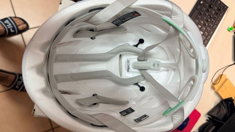 Used MET manta bike — image 2 of 6