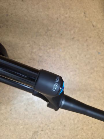 Fox 38 Float 29" Performance E-Optimized Grip 3pos 2026 bike d'occasion — image 3 sur 8