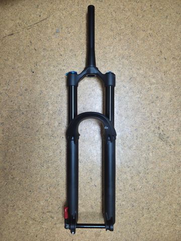 Fox 38 Float 29" Performance E-Optimized Grip 3pos 2026 bike d'occasion — image 2 sur 8