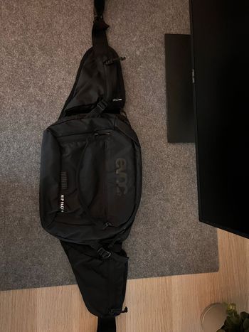 Used EVOC Hip Pack 3L 2024 bike — image 2 of 3