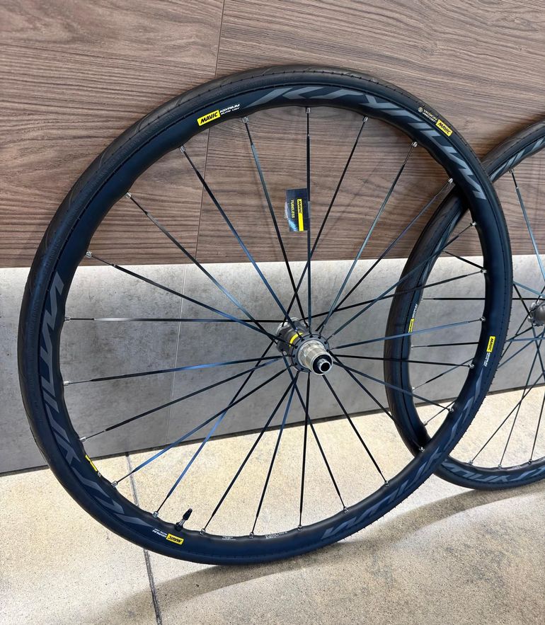 Used Mavic Ksyrium Elite UST Wheelset bike — image 1 of 6