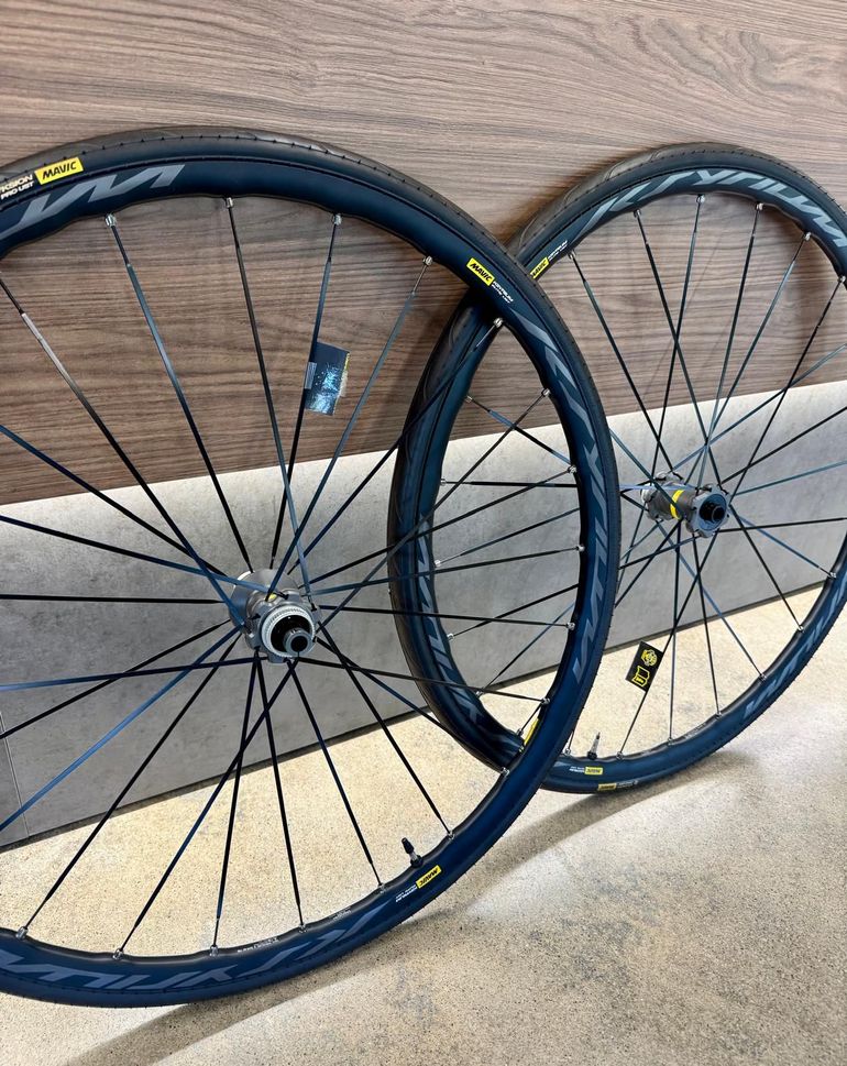 Used Mavic Ksyrium Elite UST Wheelset bike — image 4 of 6