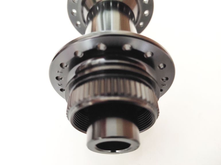 Used Formula CL-712 Front Hub 32H 12x100mm bike — image 4 of 11
